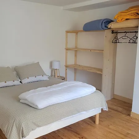 Maison de campagne Hébergement de vacances Issor